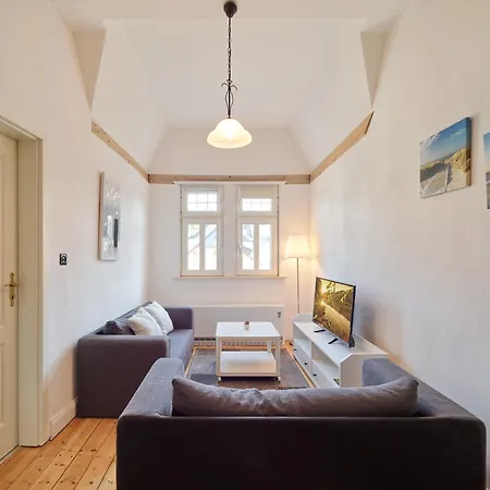 Bg Living & Hosting - Stilvolles Jugendstilhaus Am Marktplatz - Top-lage Im Zentrum Traben-Trarbach