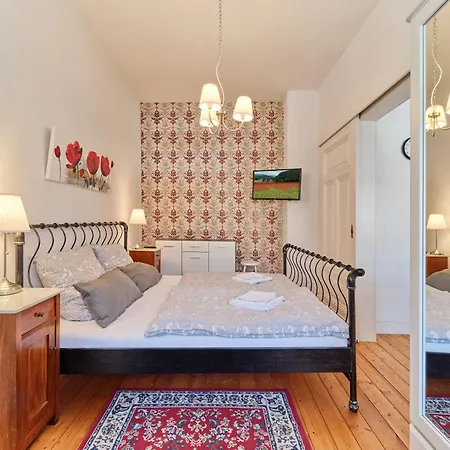 Bg Living & Hosting - Stilvolles Jugendstilhaus Am Marktplatz - Top-lage Im Zentrum *