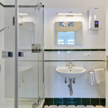 Bg Living & Hosting - Stilvolles Jugendstilhaus Am Marktplatz - Top-lage Im Zentrum