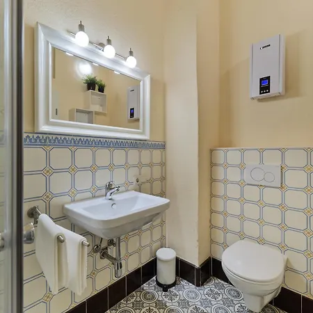 Bg Living & Hosting - Stilvolles Jugendstilhaus Am Marktplatz - Top-lage Im Zentrum * Traben-Trarbach