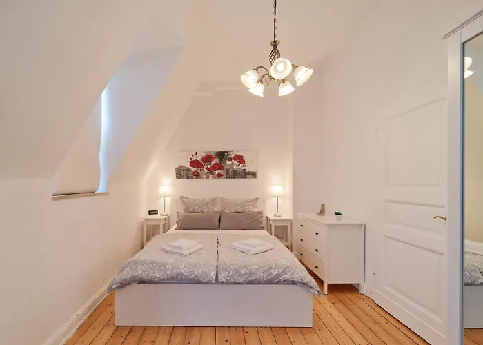 Bg Living & Hosting - Stilvolles Jugendstilhaus Am Marktplatz - Top-lage Im Zentrum