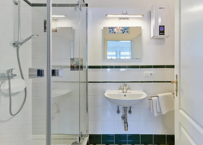 Bg Living & Hosting - Stilvolles Jugendstilhaus Am Marktplatz - Top-lage Im Zentrum